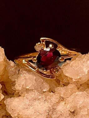 Vintage Gio Lind 24 KT HGE Natural Garnet & Diamond Bypass Ring Size-8